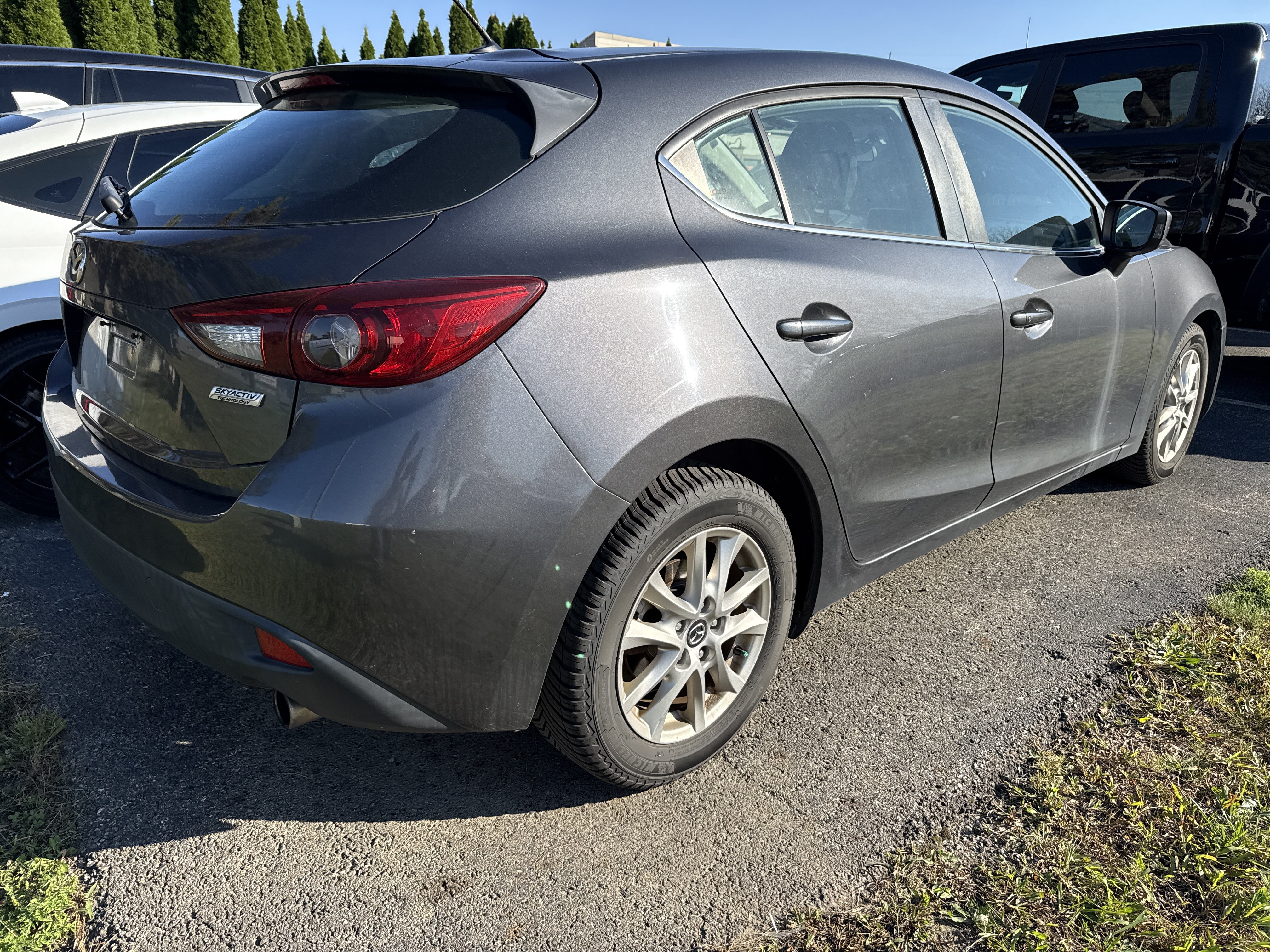 Used 2015 MAZDA MAZDA3 i Touring FWD image 3