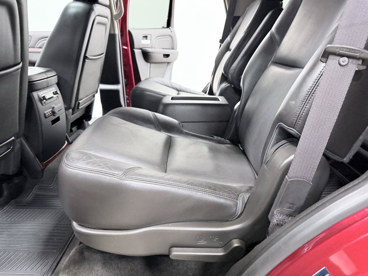 Used 2013 Cadillac Escalade Premium AWD/4WD image 35