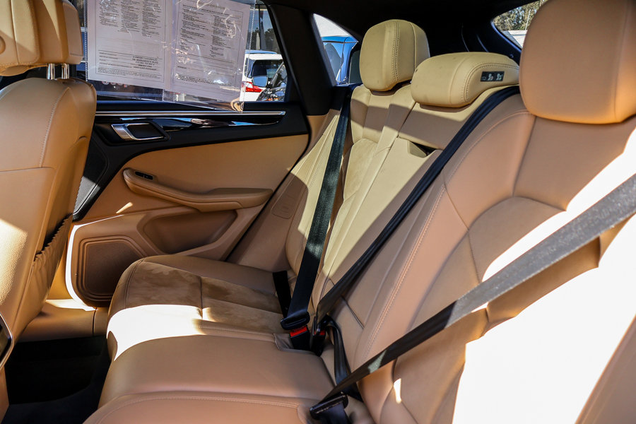 Used 2018 Porsche Macan AWD/4WD image 14