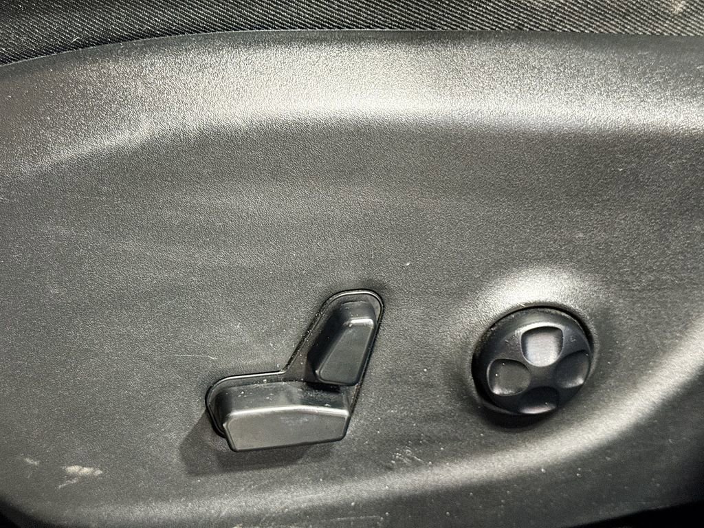 Used 2018 Jeep Cherokee Latitude Plus w/ Cold Weather Group image 26