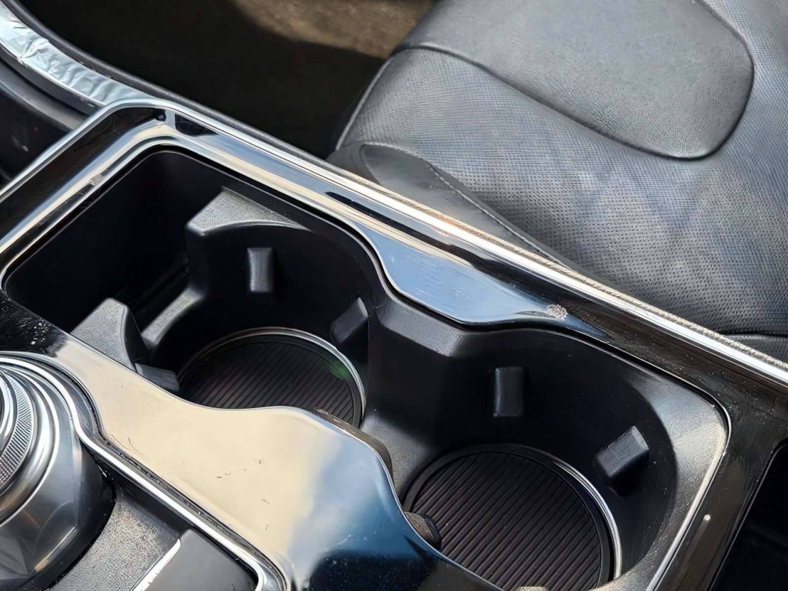 Used 2019 Ford Edge Titanium w/ Equipment Group 301A FWD image 31