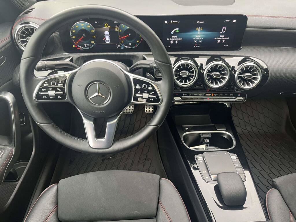 Used 2023 Mercedes-Benz CLA 250 4MATIC image 2