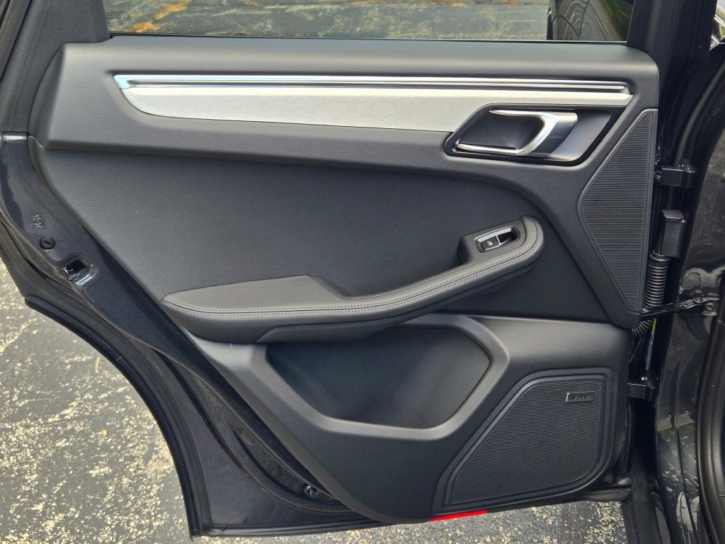 New 2026 Porsche Macan Turbo image 32