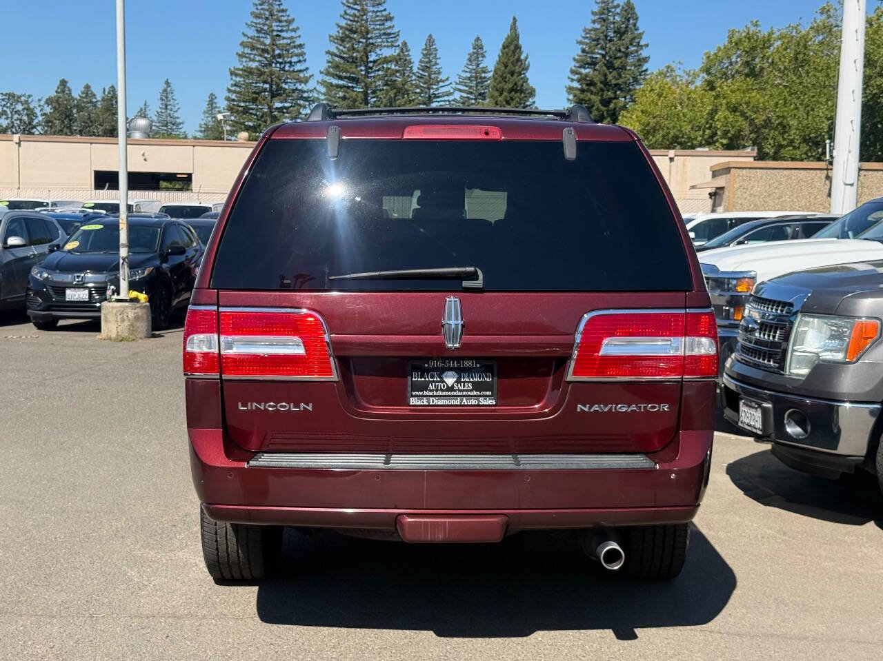 Used 2010 Lincoln Navigator 4WD image 8