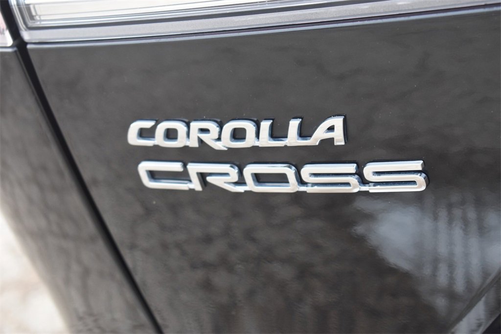 Used 2024 Toyota Corolla Cross LE w/ Moonroof Package image 15