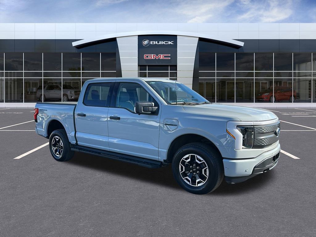 Used 2023 Ford F150 Lightning XLT image 7