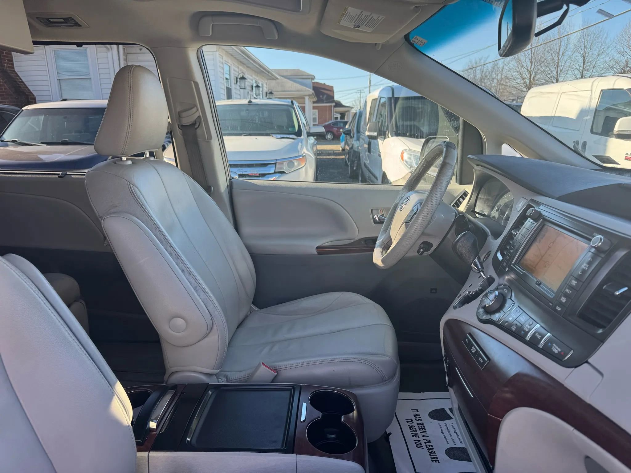 Used 2012 Toyota Sienna XLE w/ Premium Pkg image 77