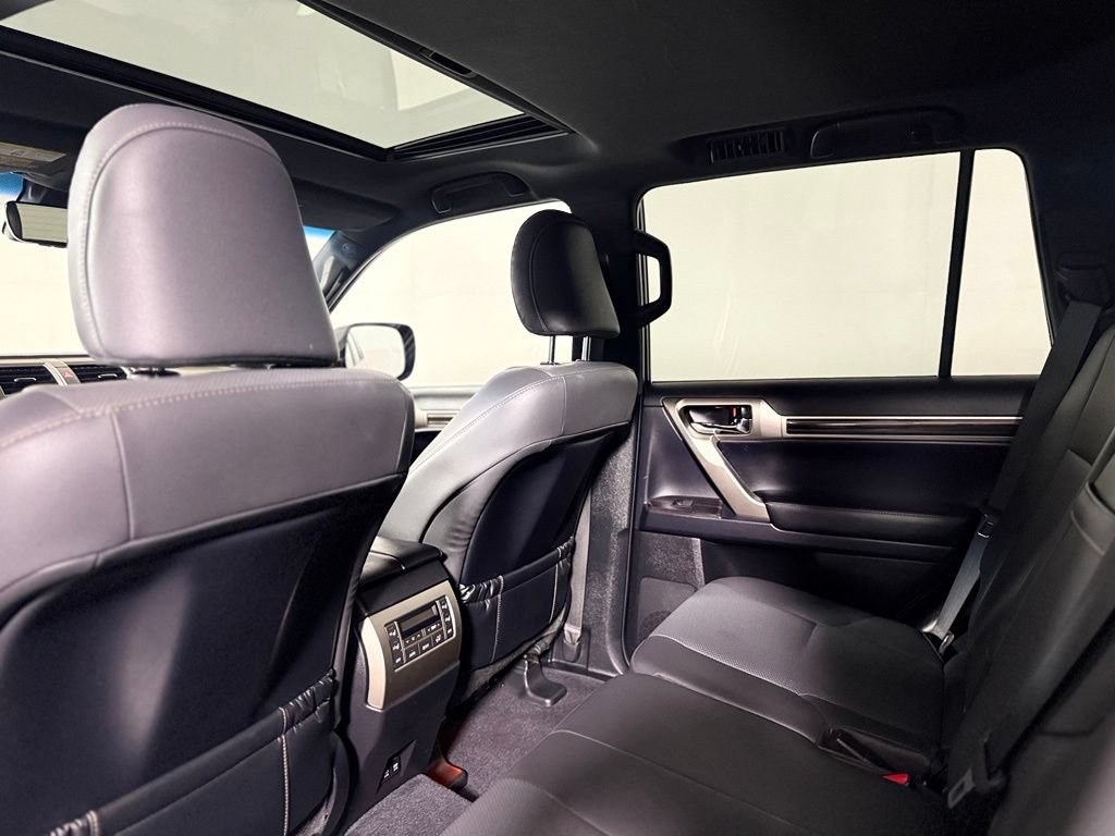 Used 2021 Lexus GX 460 Premium w/ Premium Package AWD/4WD image 24