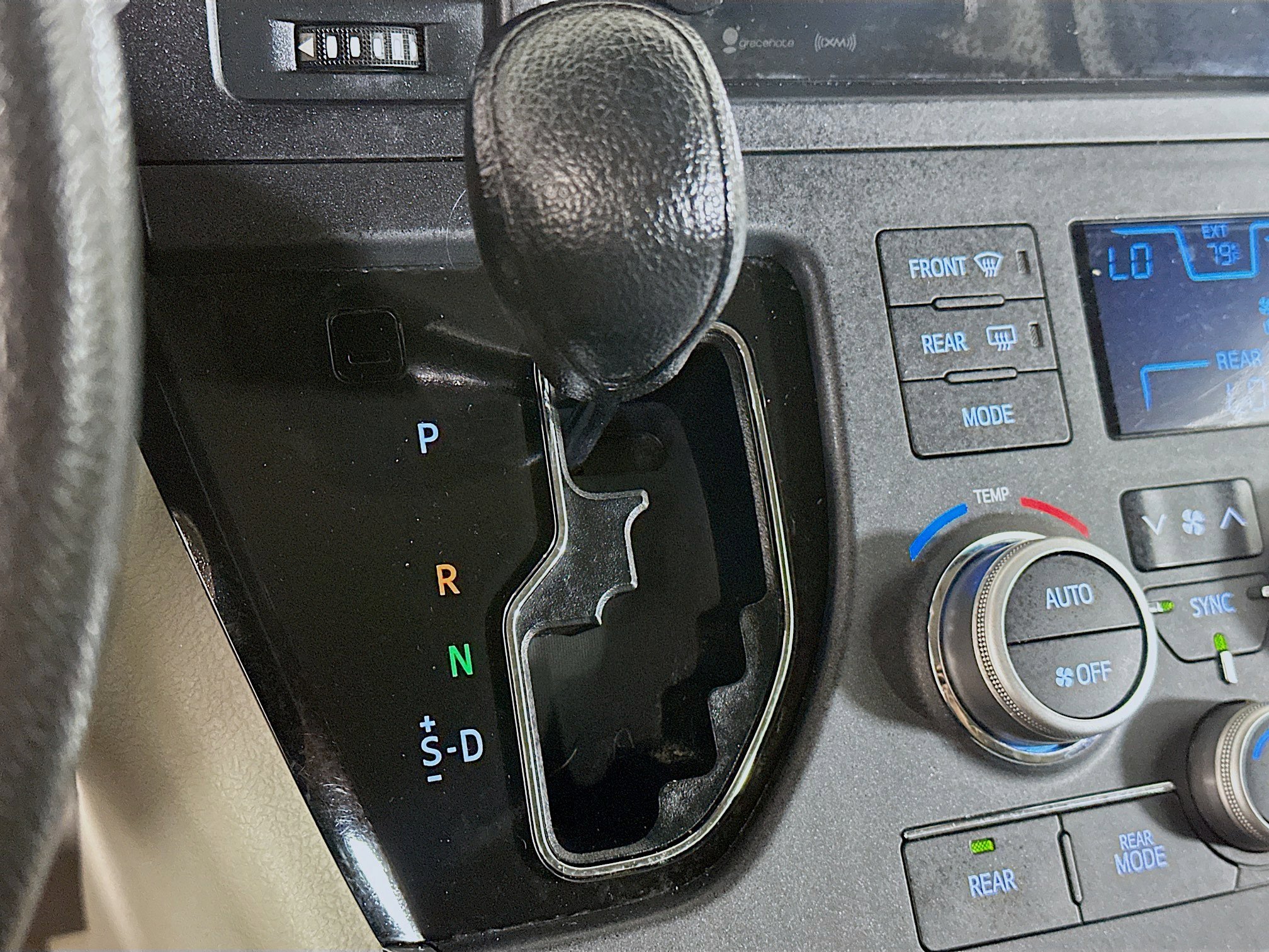 Used 2017 Toyota Sienna LE image 23