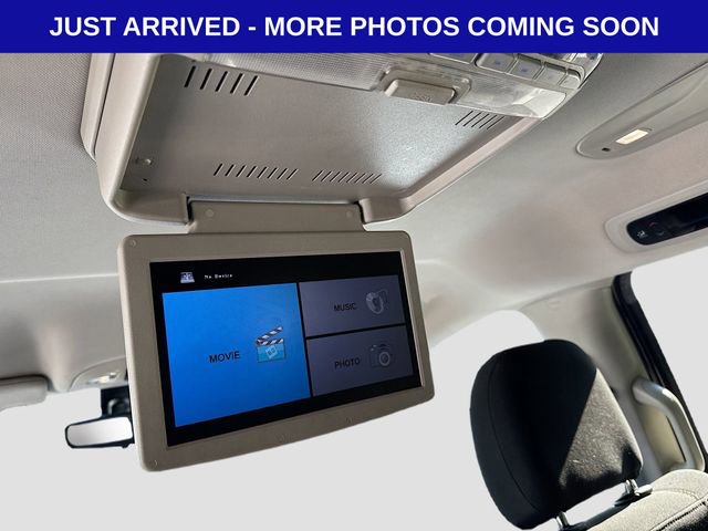 Used 2018 Chrysler Pacifica Touring Plus w/ Tire & Wheel Group FWD image 12