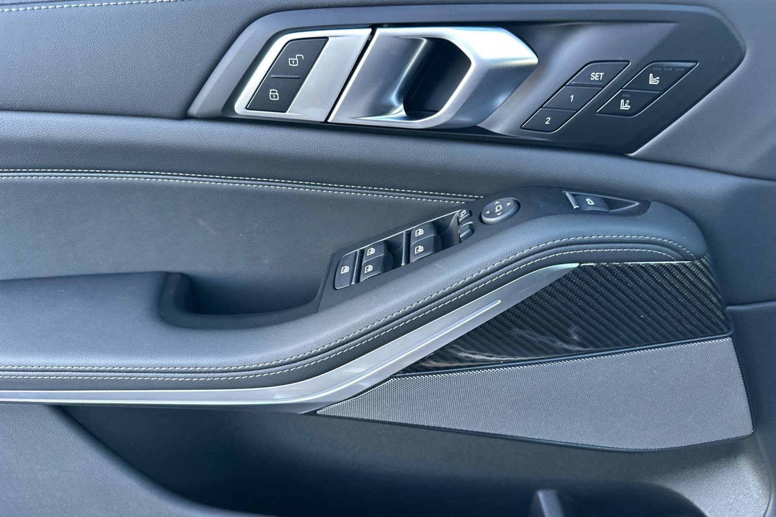 New 2026 BMW X5 M60i image 8