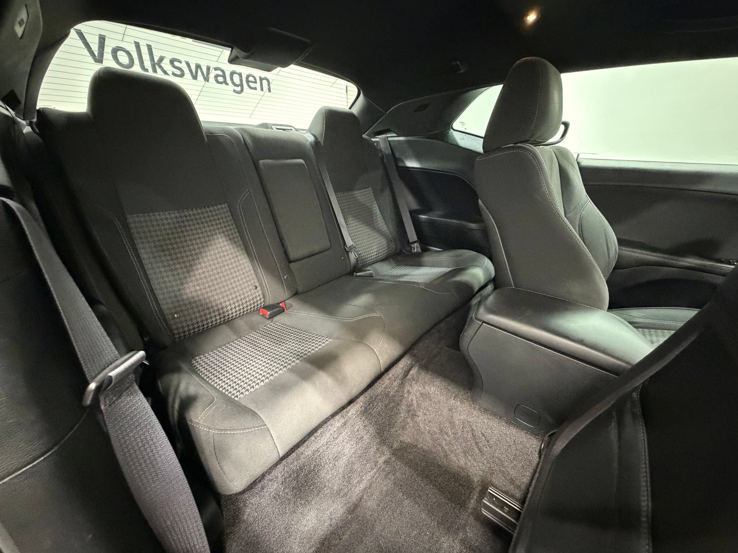 Used 2016 Dodge Challenger SXT RWD image 26