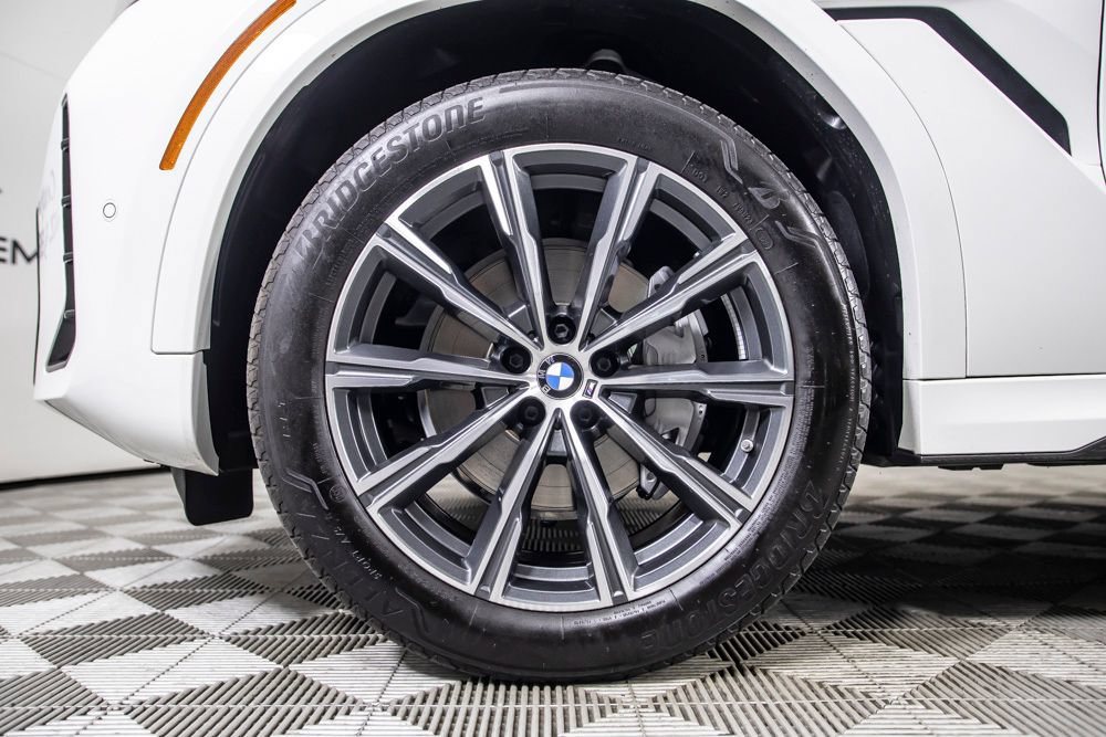 Used 2026 BMW X6 xDrive40i w/ Climate Comfort Package AWD/4WD image 39