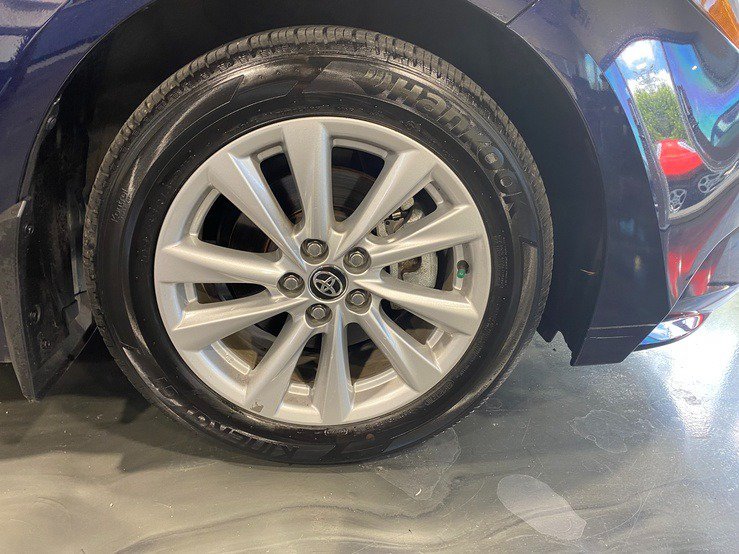 Used 2025 Toyota Corolla LE w/ LE Premium Package FWD image 9