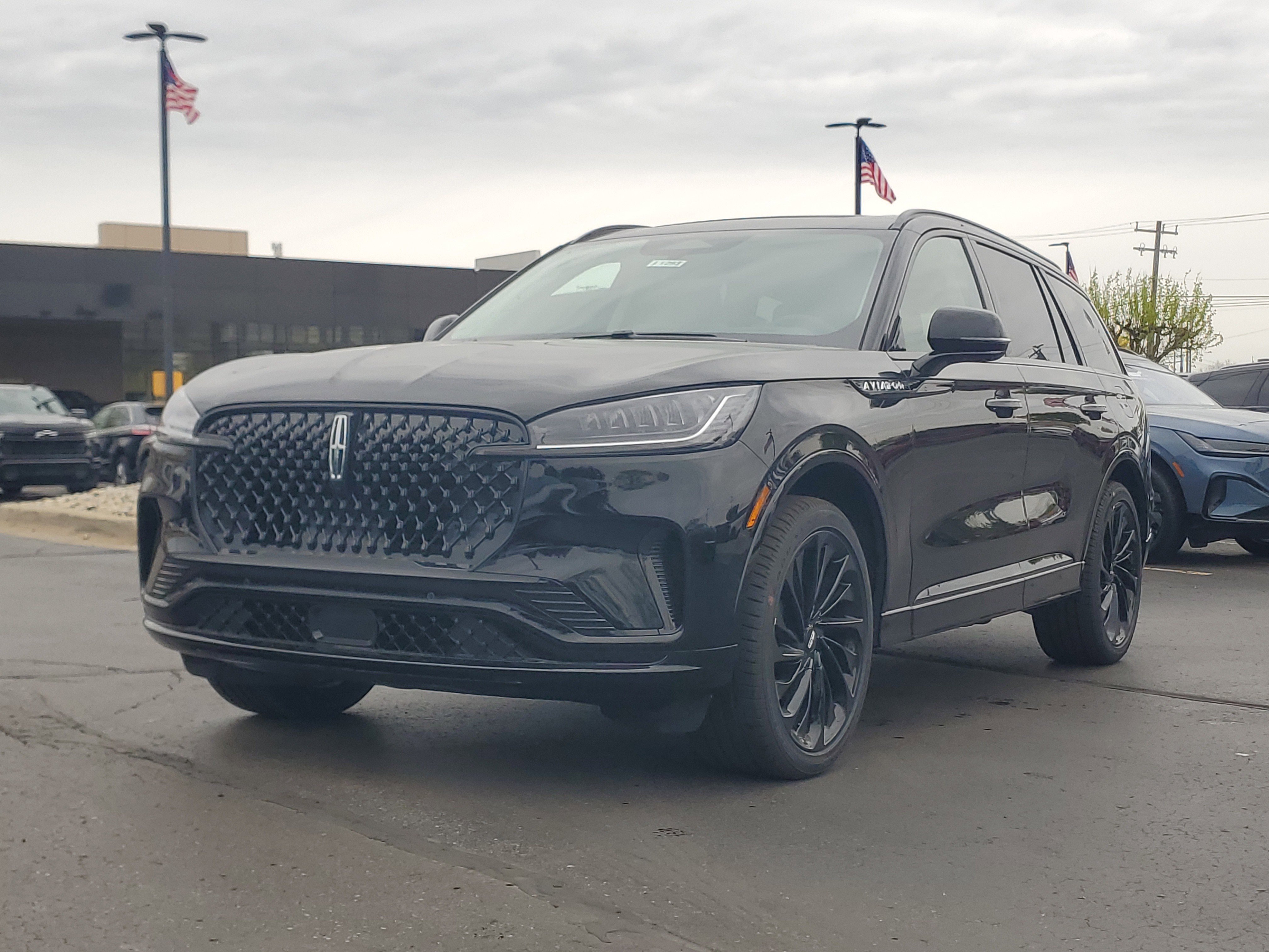New 2026 Lincoln Aviator Reserve AWD/4WD image 2