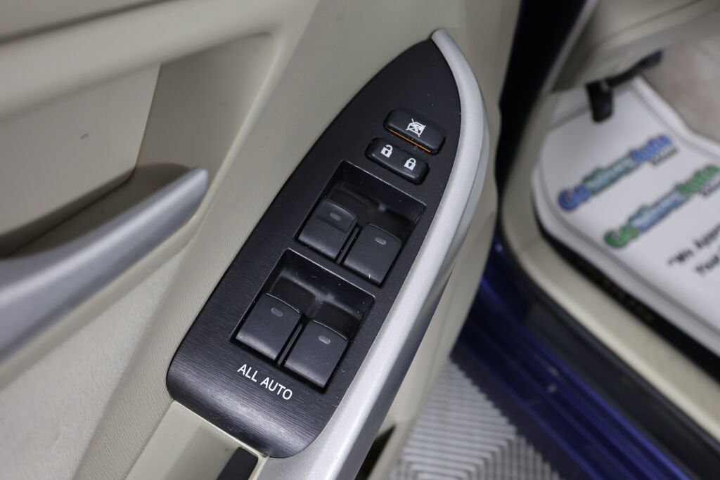 Used 2010 Toyota Prius Two image 31