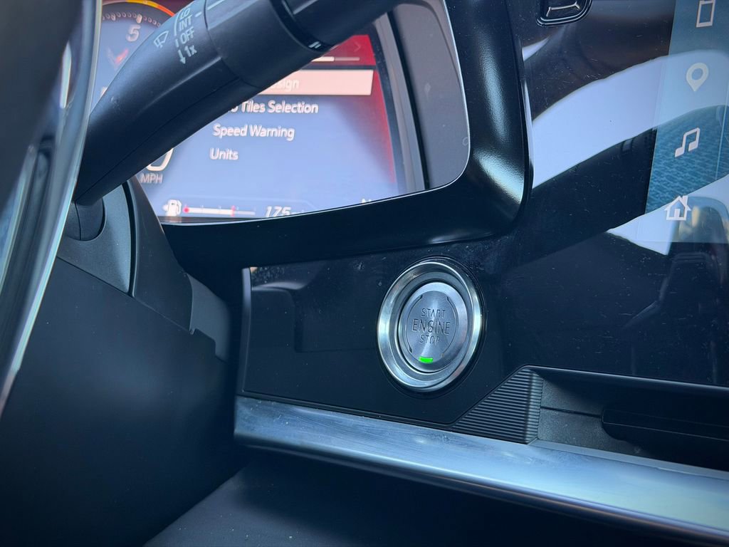 Used 2025 Chevrolet Corvette Stingray Premium Cpe w/ 3LT image 30