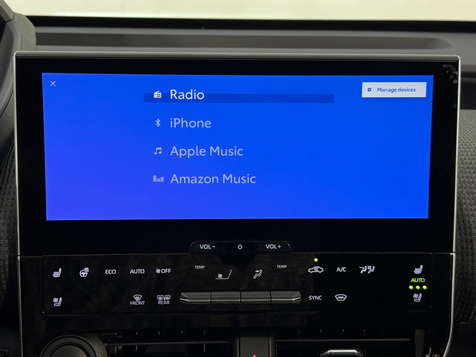 Used 2024 Toyota bZ4X Limited image 24