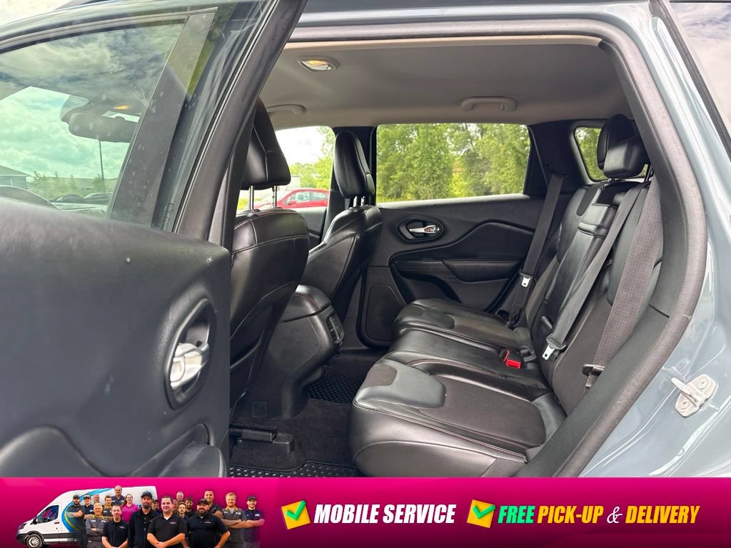 Used 2015 Jeep Cherokee Trailhawk AWD/4WD image 21
