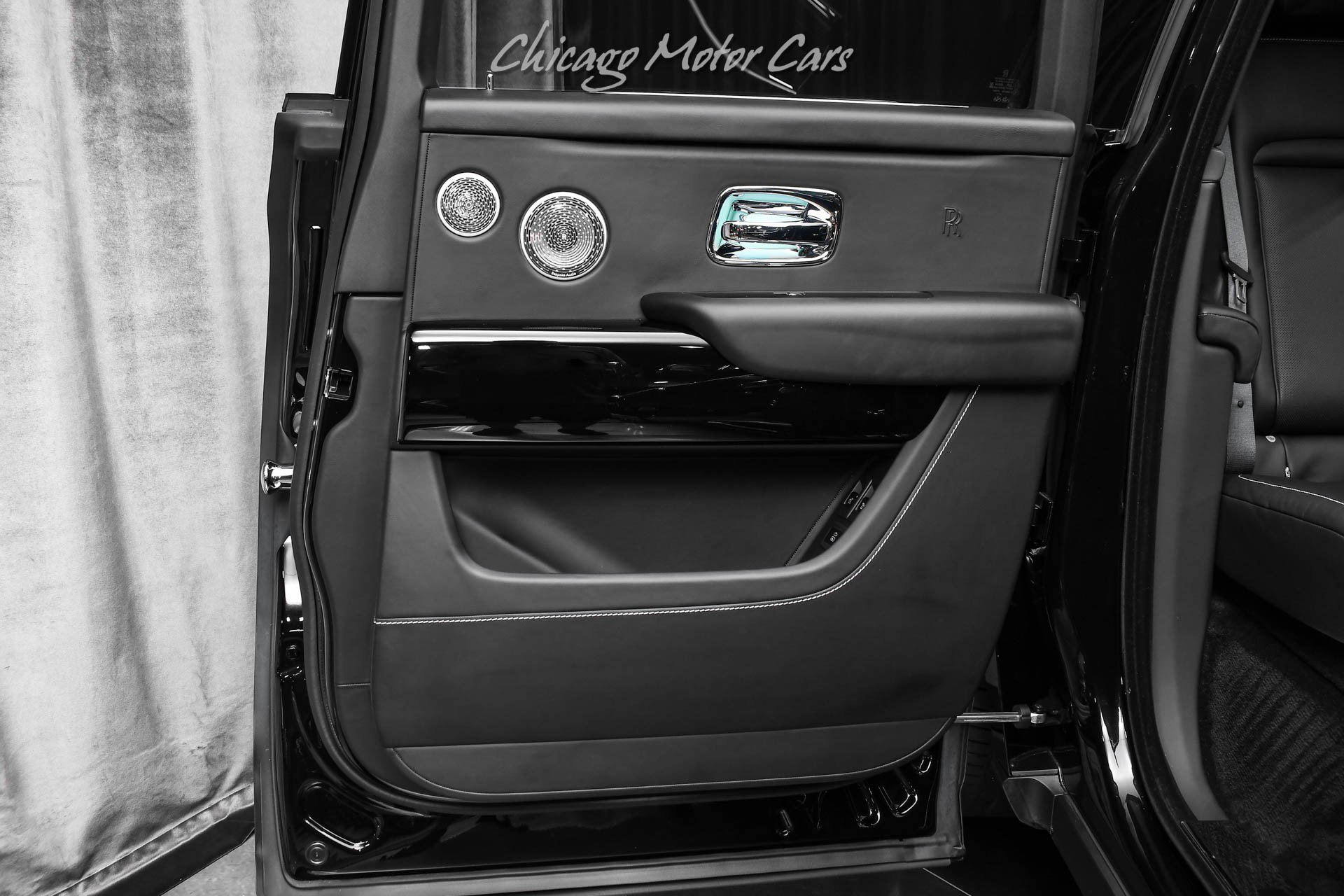 Used 2023 Rolls-Royce Cullinan w/ Cullinan Package image 37