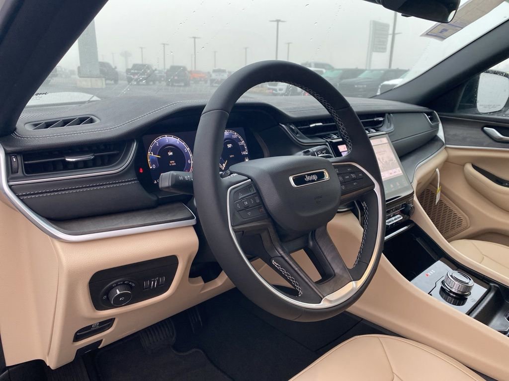 New 2025 Jeep Grand Cherokee L Limited image 14