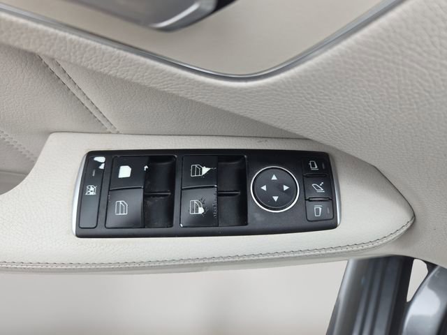 Used 2016 Mercedes-Benz E 350 Sedan w/ Premium Package image 17