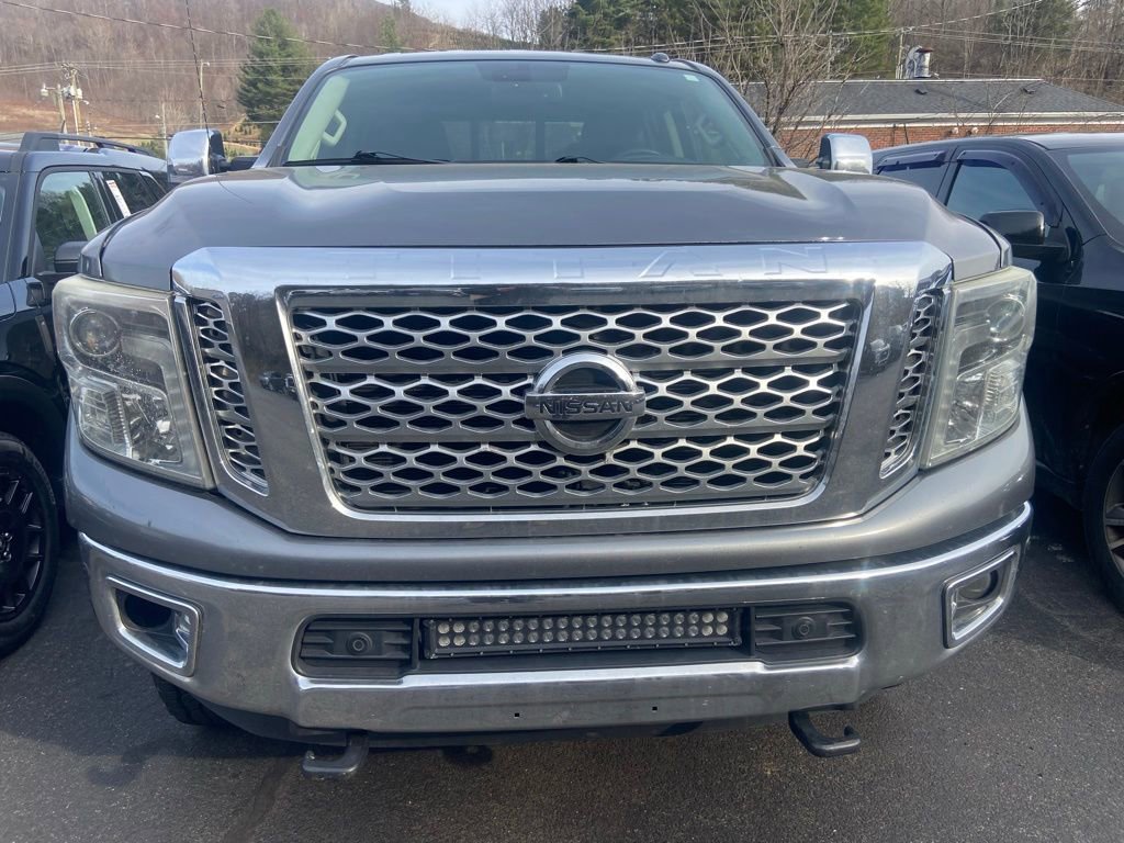 Used 2016 Nissan Titan SL image 12