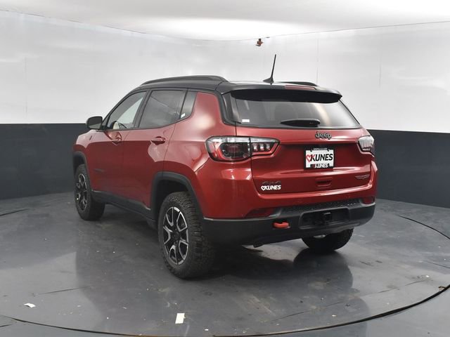 New 2026 Jeep Compass Trailhawk w/ Sun, Sound & Navigation Group AWD/4WD image 6