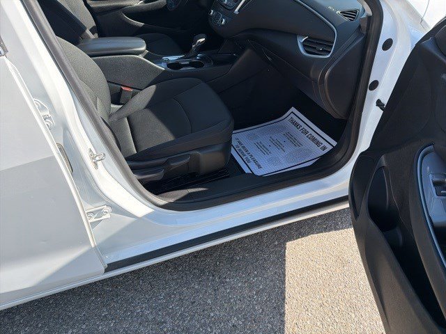 Used 2024 Chevrolet Malibu LT image 16