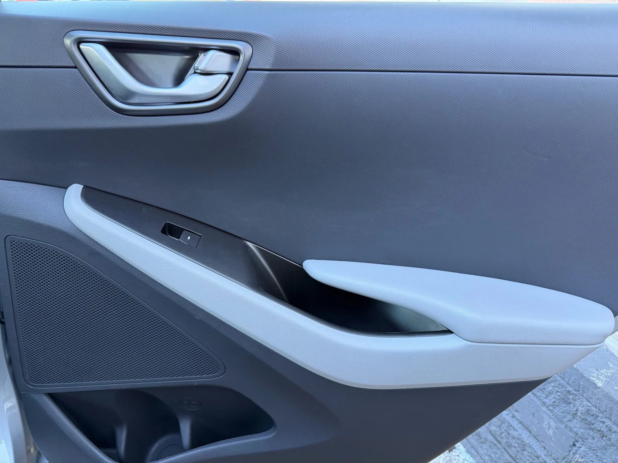 Used 2021 Hyundai Ioniq Limited image 13