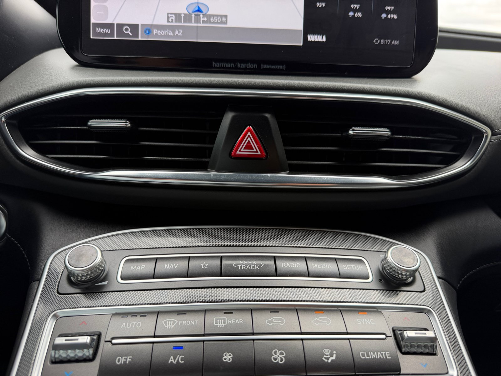Used 2022 Hyundai Santa Fe Limited FWD image 11