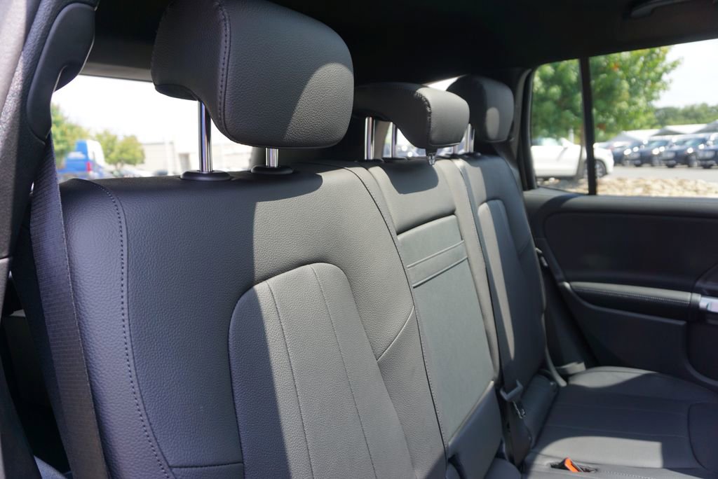 New 2025 Mercedes-Benz GLB 250 4MATIC image 58