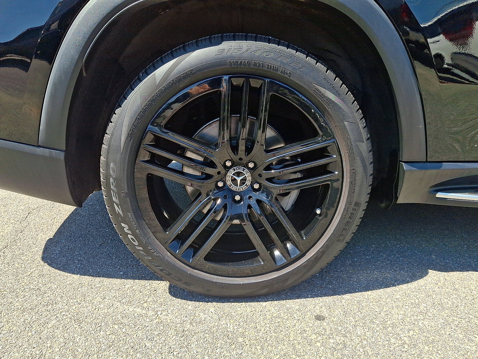 Used 2023 Mercedes-Benz GLS 450 4MATIC image 9
