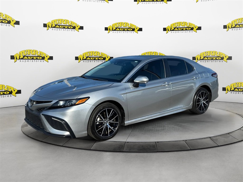 Used 2023 Toyota Camry SE image 1