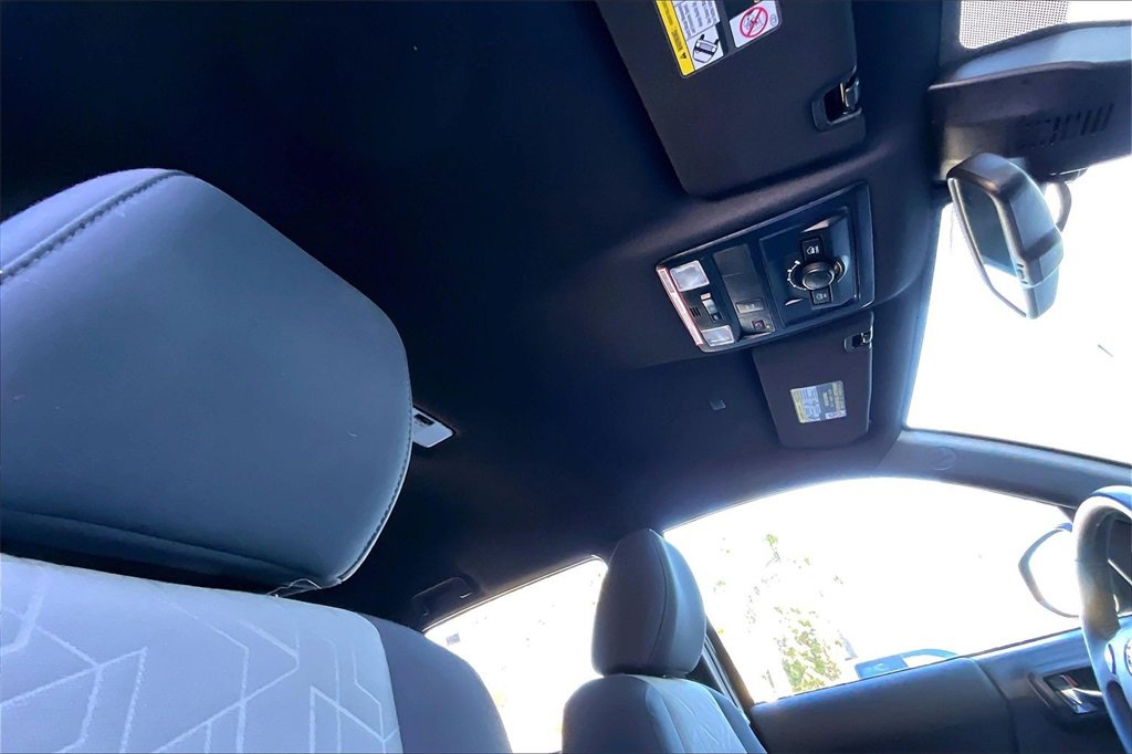 Certified 2023 Toyota Tacoma TRD Off-Road image 28