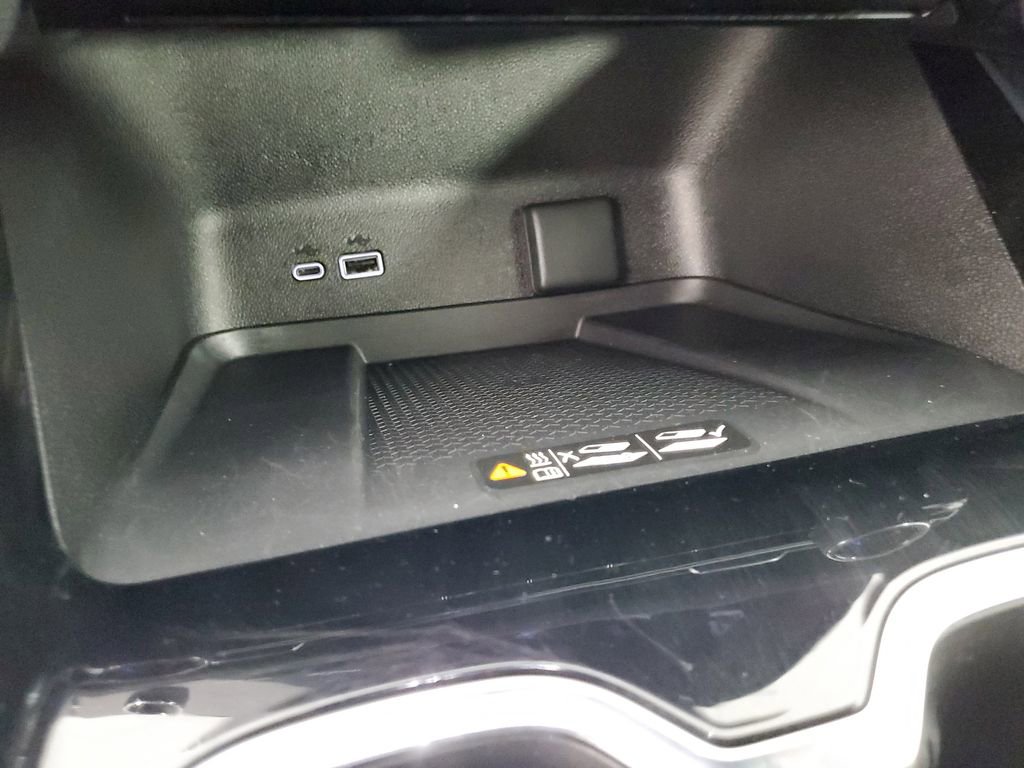 Used 2026 Chevrolet Traverse LT w/ Driver Confidence Package image 17