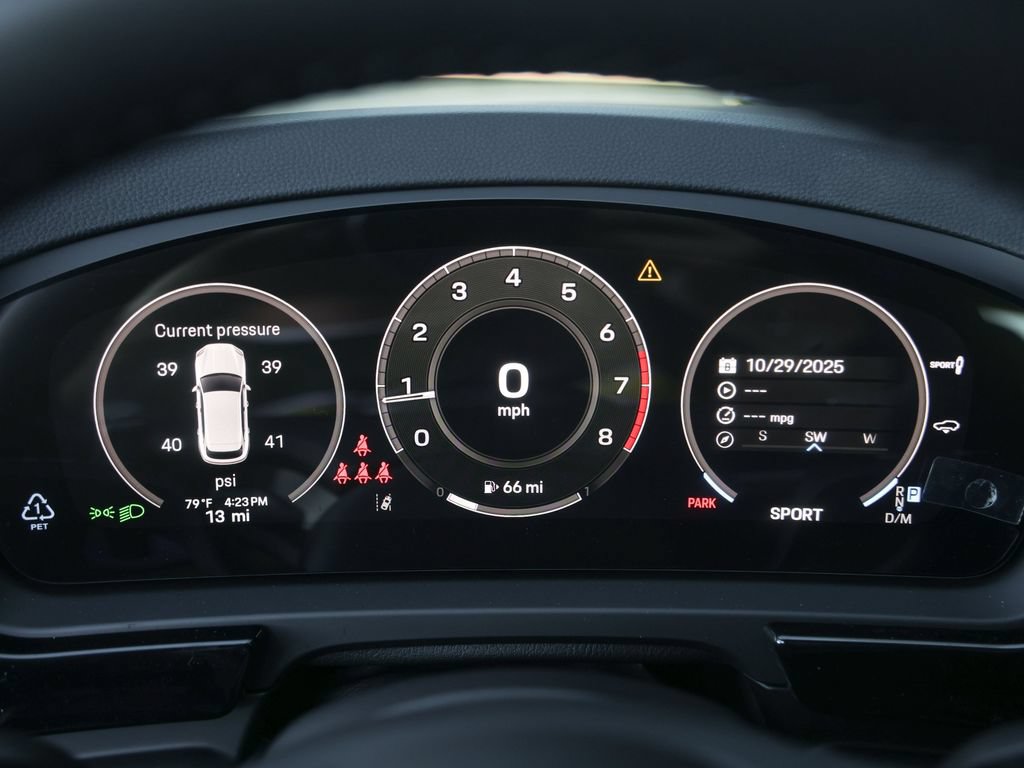 Certified 2026 Porsche Cayenne AWD/4WD image 18