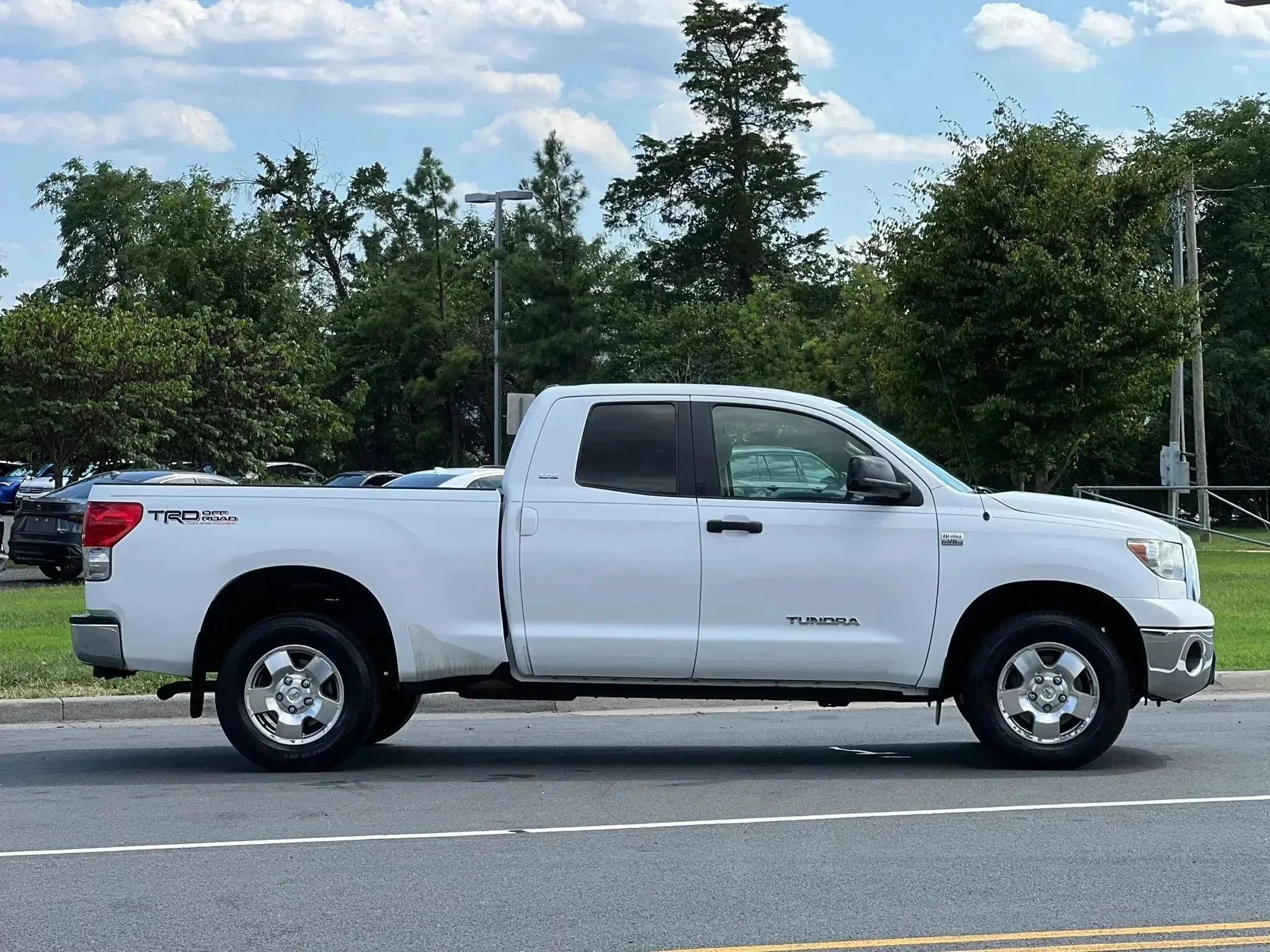 Used 2008 Toyota Tundra SR5 w/ TRD Off-Road Pkg AWD/4WD image 6