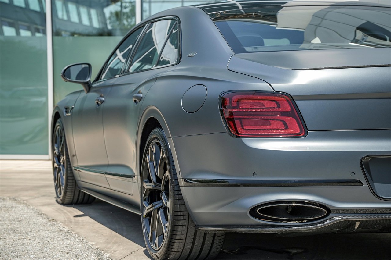 New 2025 Bentley Flying Spur Plug-In Hybrid image 15