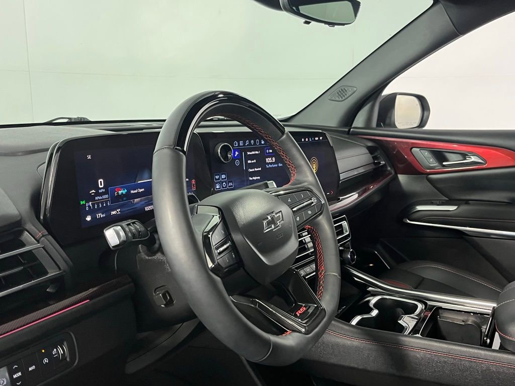 Used 2024 Chevrolet Traverse RS image 25