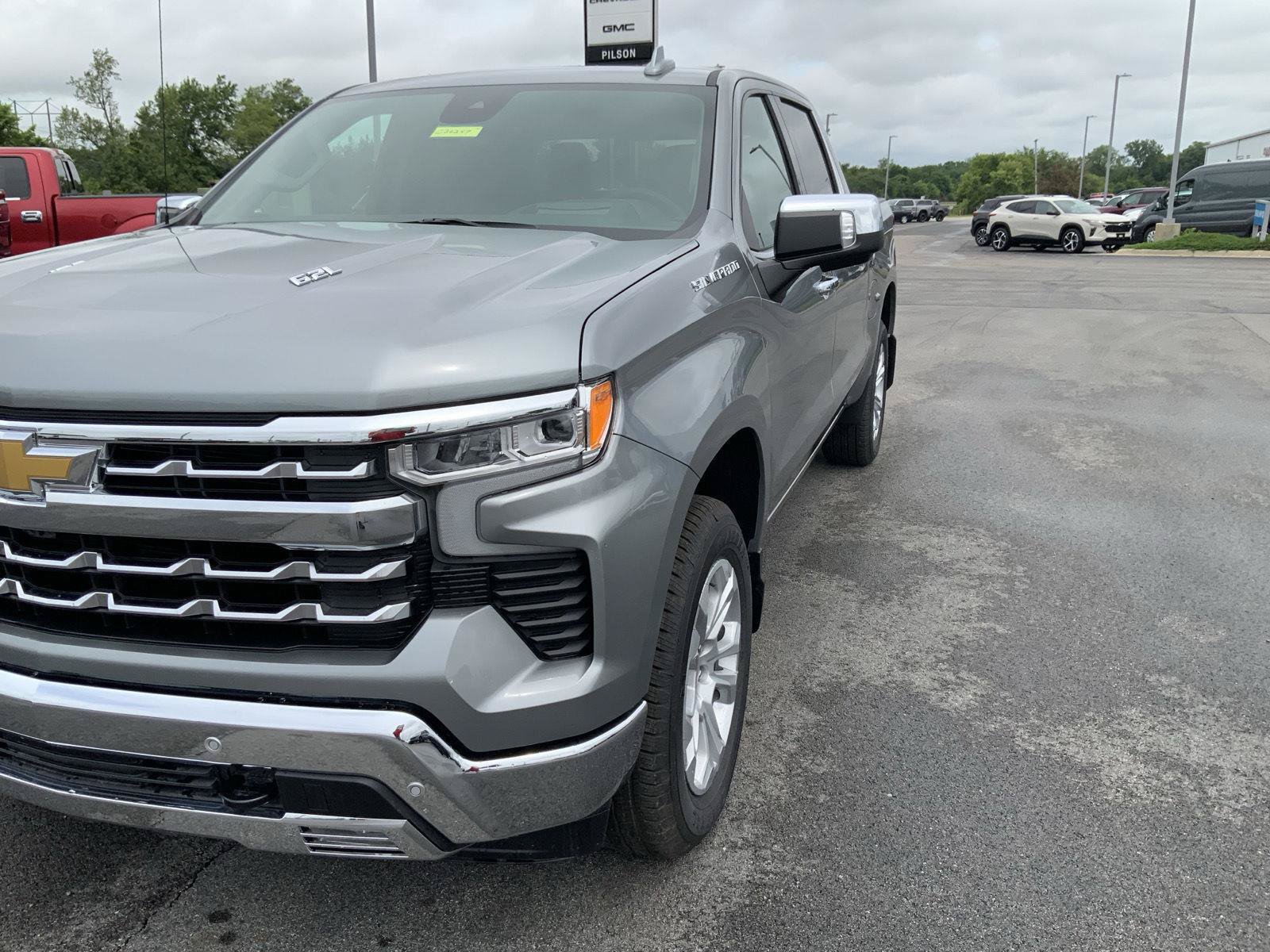 New 2026 Chevrolet Silverado 1500 LTZ w/ LTZ Premium Package AWD/4WD image 15