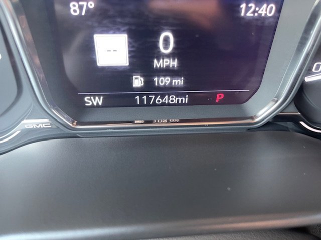 Used 2021 GMC Yukon XL Denali w/ Denali Premium Package image 27