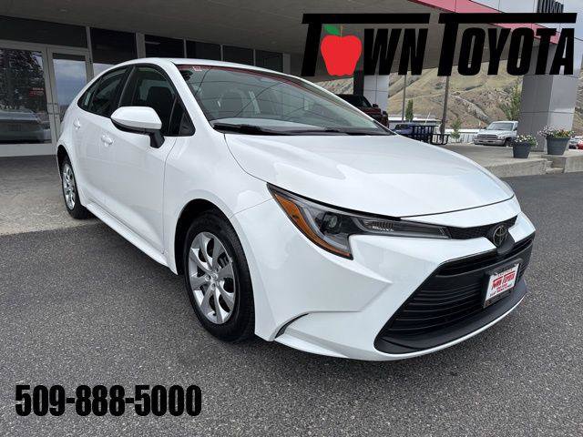 Certified 2024 Toyota Corolla LE image 1