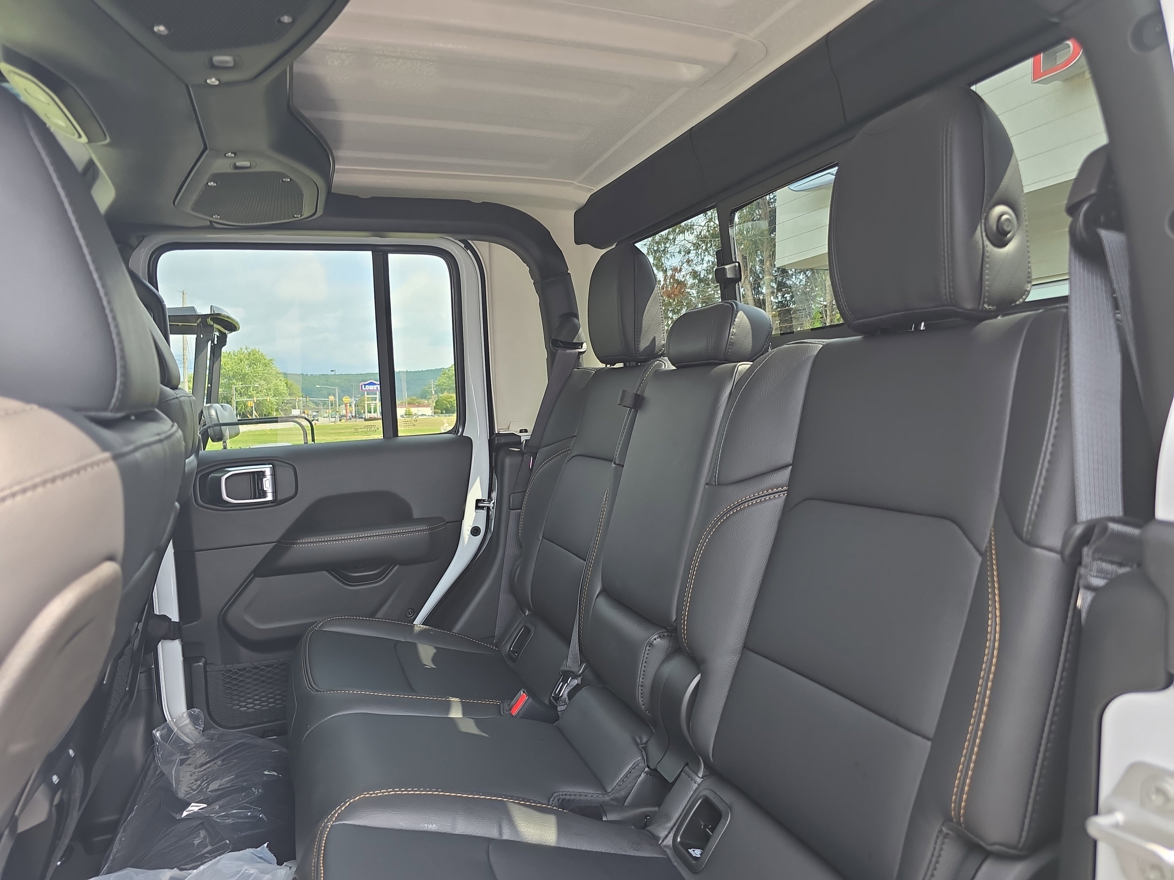 New 2025 Jeep Gladiator Sport image 14