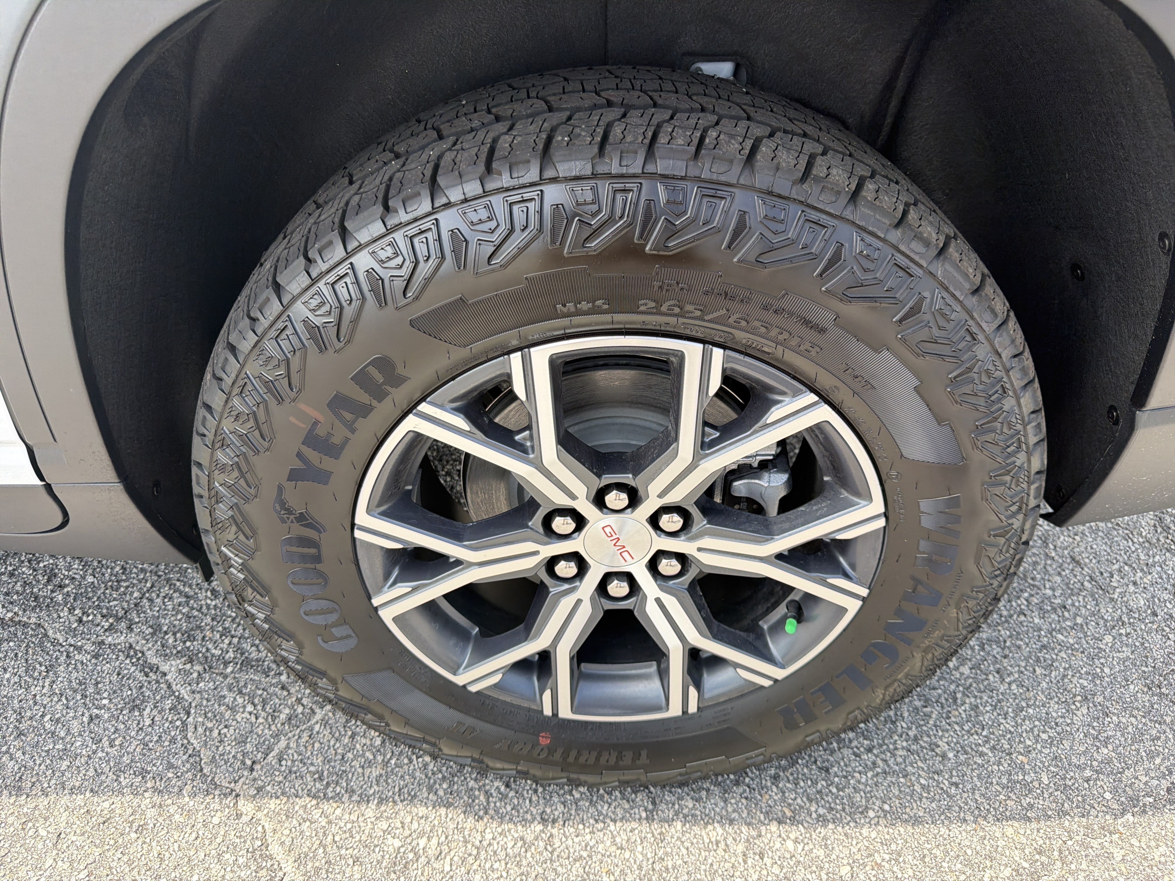 New 2026 GMC Acadia AT4 w/ Luxury Package AWD/4WD image 20