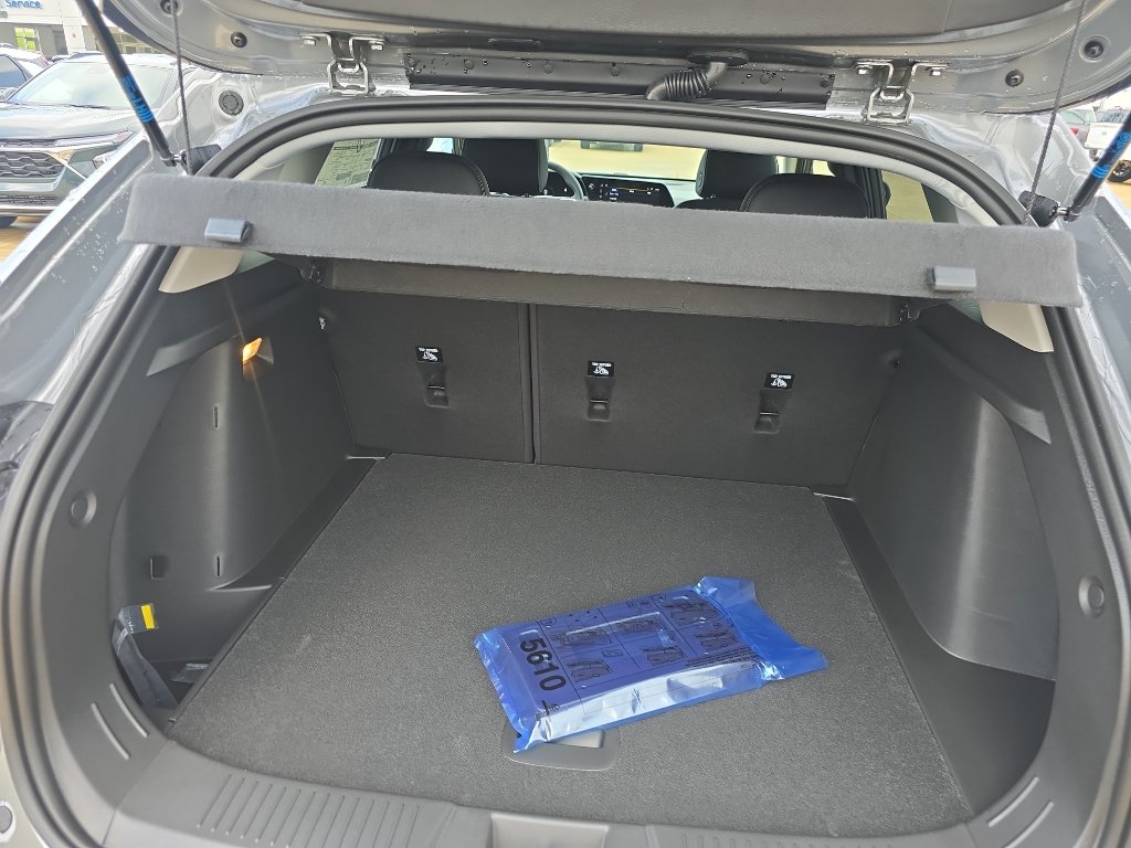 New 2026 Chevrolet Trax LT w/ Driver Confidence Package FWD image 16