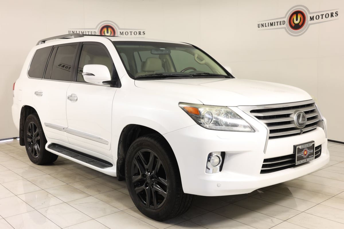 Used 2013 Lexus LX 570 4WD w/ Luxury Pkg w/Pre-crash image 39
