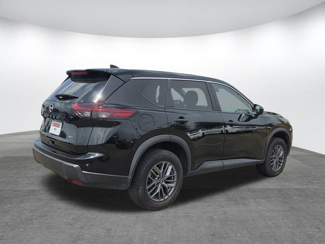 Used 2024 Nissan Rogue S image 3