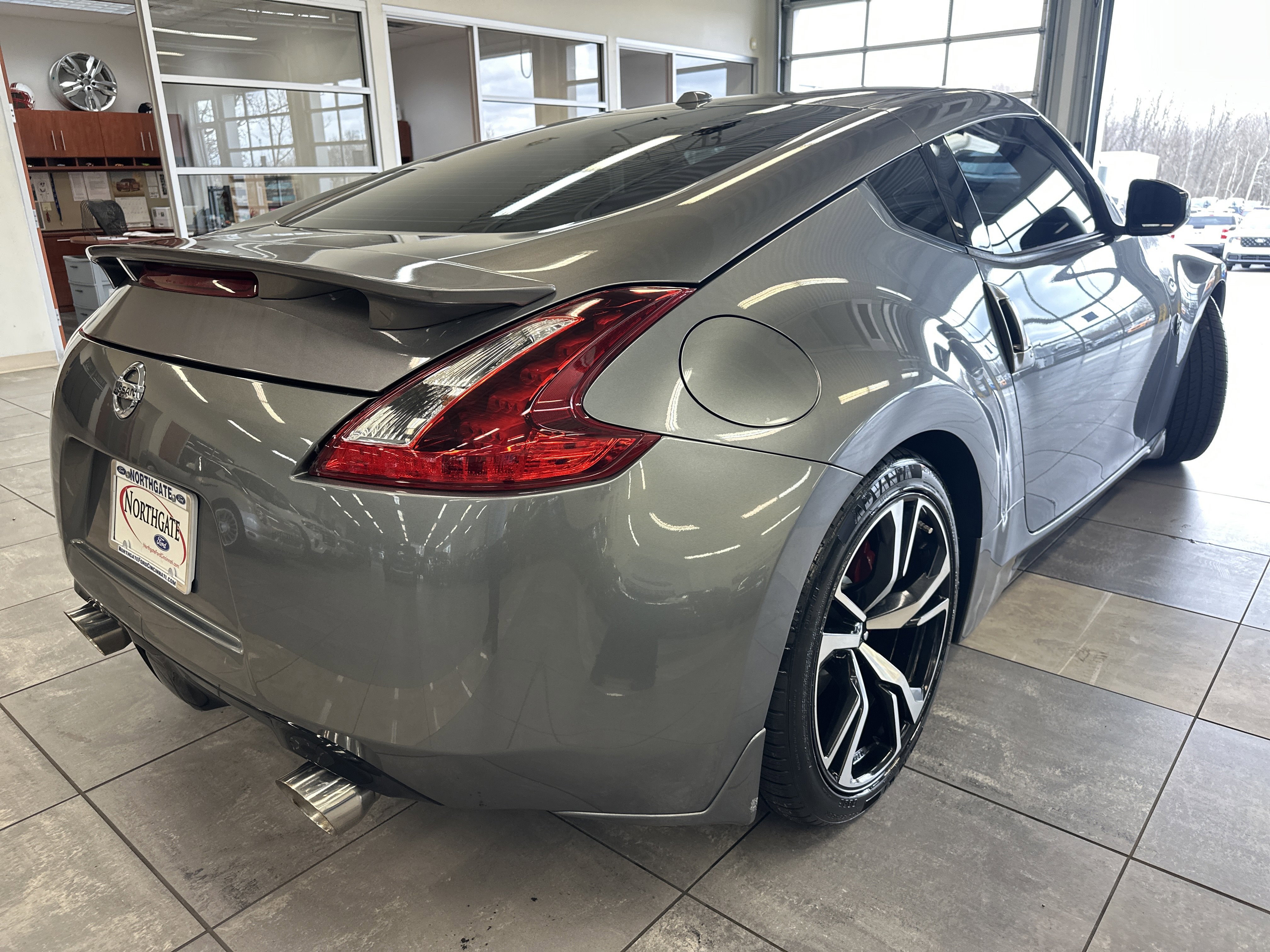 Used 2018 Nissan 370Z w/ Sport Package image 9