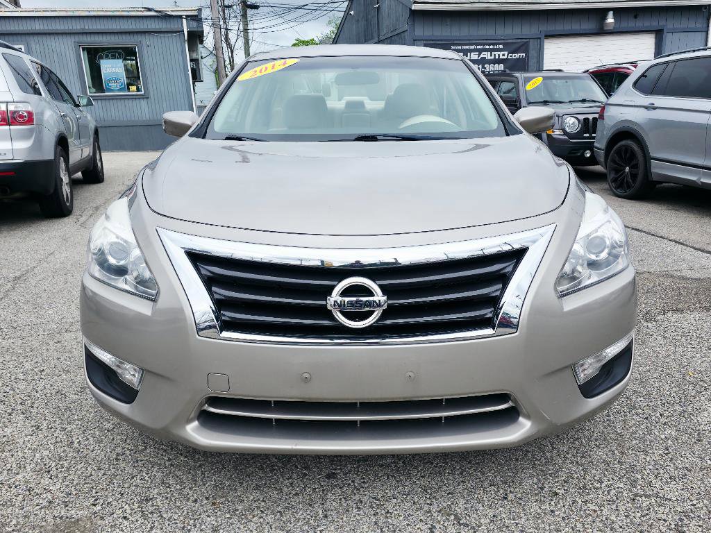 Used 2014 Nissan Altima 2.5 S w/ Display Audio Package FWD image 2